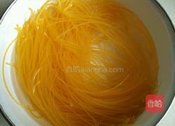 麻辣黄面的做法图解1