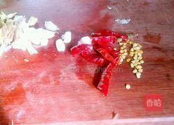 红烧鲫鱼（我老公烧的哦）的做法图解2