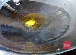 红烧鲫鱼（我老公烧的哦）的做法图解3