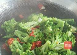 素炒西兰花的做法图解10