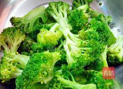 素炒西兰花的做法图解2