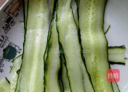 凉拌黄瓜卷的做法图解3