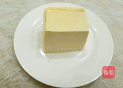 剁椒肉末蒸豆腐的做法图解1
