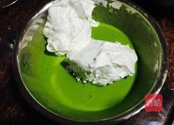 菠菜汁戚风蛋糕的做法图解8