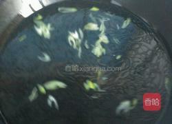 小鱼丸白菜汤的做法图解3
