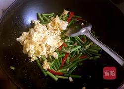 蒜苔炒鸡蛋的做法图解5