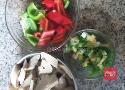 凉拌素鸡水面筋的做法图解1