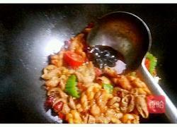 麻花肥肠煲的做法图解10