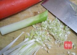 猪肉大葱陷馄炖的做法图解2