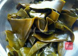 排骨炖海带的做法图解1