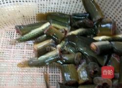 泥鳅烧黄瓜的做法图解1