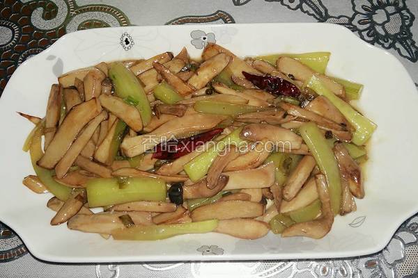 杏鲍菇炒青瓜（轻微麻辣）