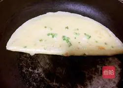 Illustration of how to make egg pancakes 3