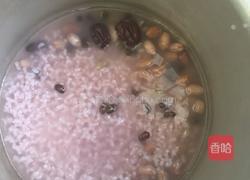 黑豆花生红枣粥的做法图解1