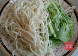 黄瓜凉面的做法图解1