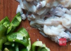 青椒炒目鱼的做法图解2