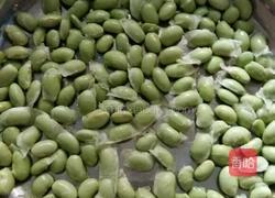 肉丸毛豆的做法图解2