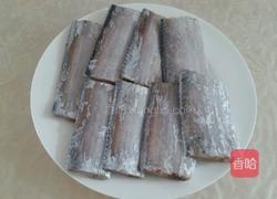 油炸带鱼段的做法图解1