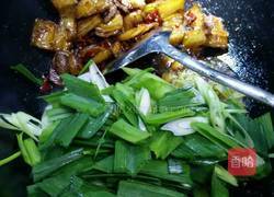 蒜苗回锅肉的做法图解9