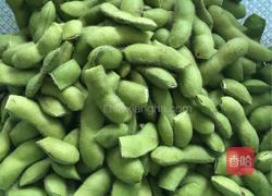 盐水五香毛豆的做法图解1