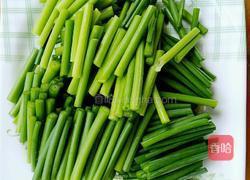 韭苔炒鸡蛋的做法图解2