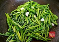 韭苔炒鸡蛋的做法图解5