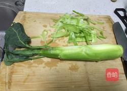 大芥蓝炒肉片的做法图解1