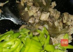 青椒粉皮炒鸡腿肉的做法图解6