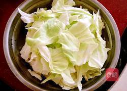 凉拌圆白菜的做法图解1
