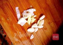 西蓝花木耳胡萝卜炒鸡肉片的做法图解3