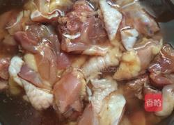 土豆炖鸡块的做法图解1