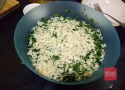 韭菜鸡蛋包子的做法图解4