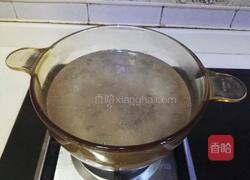 荔枝菌排骨汤的做法图解3