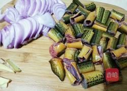 洋葱炒黄鳝的做法图解2