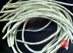 蒜蓉剁椒豇豆的做法图解1