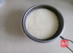 牛奶鸡蛋羹的做法图解3