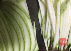 西葫芦炒肉丝的做法图解2