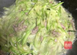 西葫芦炒肉丝的做法图解11