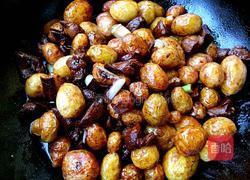 梅花肉焖小土豆的做法图解9