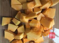 咸鸭蛋煨南瓜的做法图解2