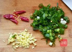 炒龙须面的做法图解1