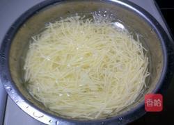 韭菜土豆丝的做法图解2