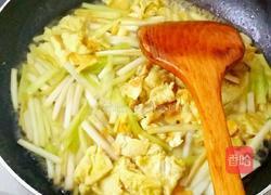韭黄炒蛋的做法图解5
