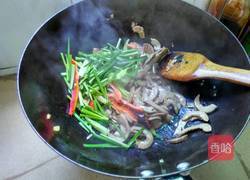 双椒炒猪腰的做法图解4