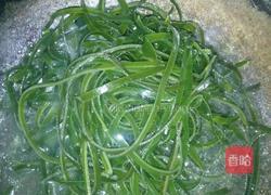 凉拌豆卷的做法图解2