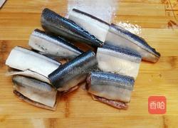 香煎秋刀鱼的做法图解2