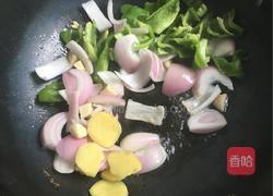 洋葱爆鱿鱼的做法图解3