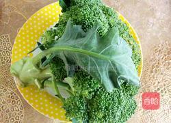 葱油西兰花的做法图解1