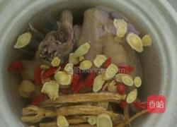 龙骨炖鸽子的做法图解3