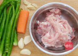 尖椒肉丝的做法图解1